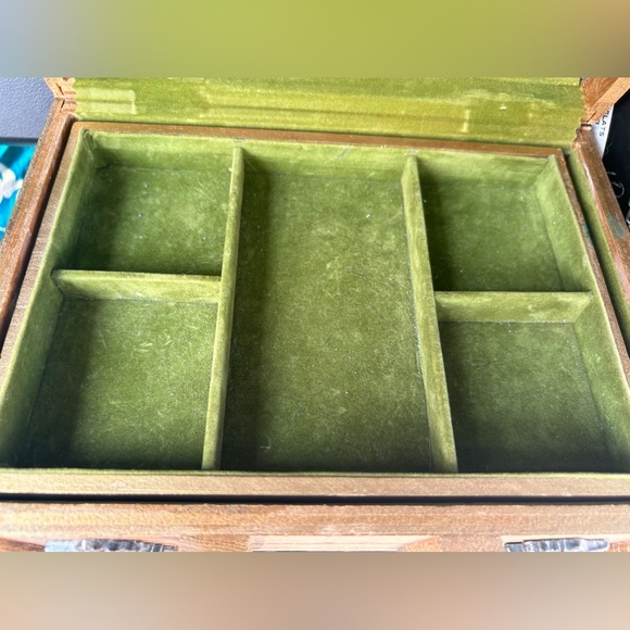 Vintage wooden treasure chest skull bones pirate jewelry box - Picture 2 of 6